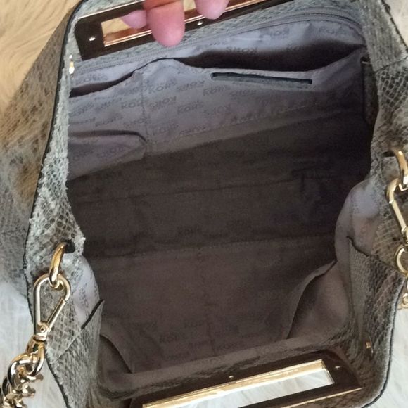 Nice💞MICHAEL KORS 💞reptile skin purse - Picture 7 of 8